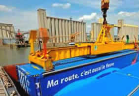 transport fluvial  de containeurs