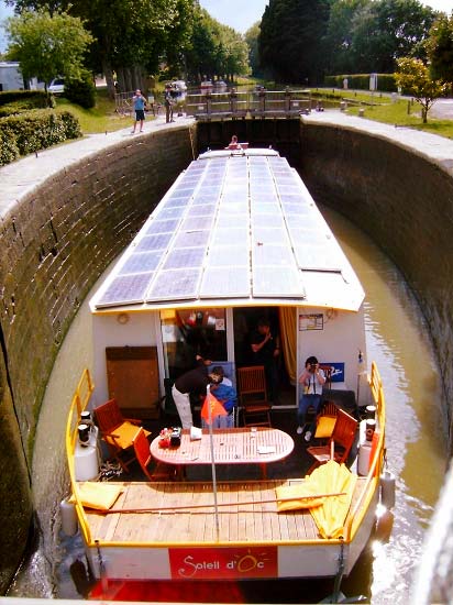 bateau tourisme fluvial solaire